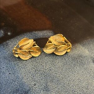 Vintage Gold Tone Leaf Clip On Earrings Mid Century